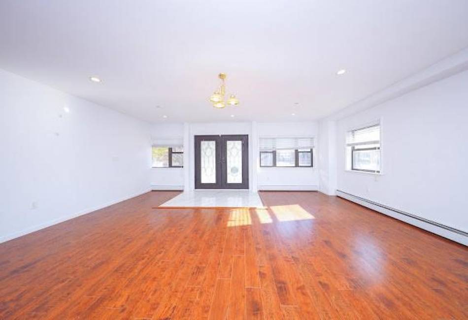 310 Bay 10th Street, Brooklyn, New York 11228, 7 Bedrooms Bedrooms, ,5 BathroomsBathrooms,Residential,For Sale,Bay 10th,487184