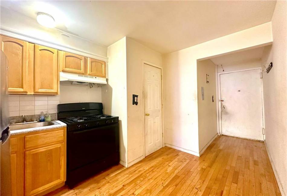 2330 Voorhies Avenue, Brooklyn, New York 11235, ,1 BathroomBathrooms,Residential,For Sale,Voorhies,487188