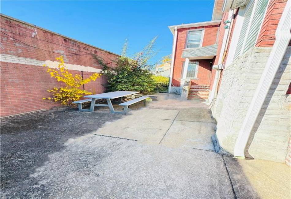 181 McClean Avenue, Staten Island, New York 10308, 2 Bedrooms Bedrooms, ,1 BathroomBathrooms,Rental,For Sale,McClean,487194