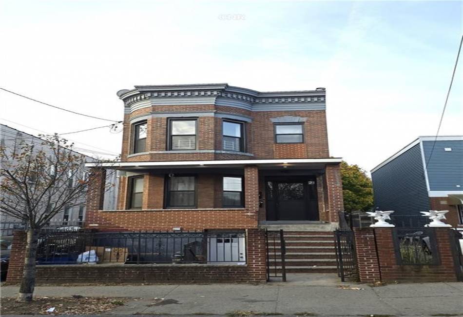 632 Alabama Avenue, Brooklyn, New York 11207, 7 Bedrooms Bedrooms, ,3 BathroomsBathrooms,Residential,For Sale,Alabama,487198