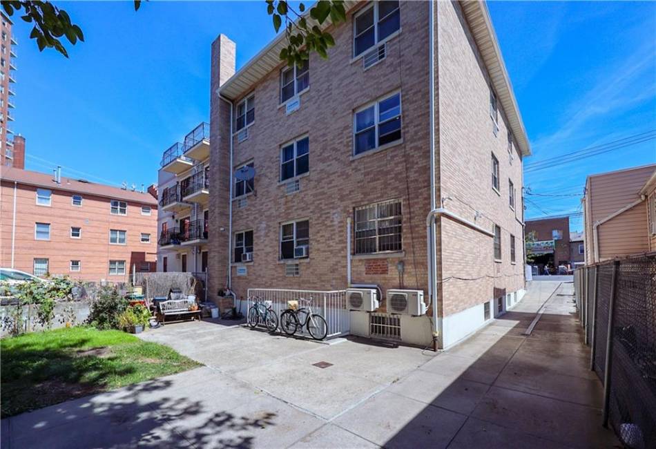 2546 Stillwell Avenue, Brooklyn, New York 11223, 2 Bedrooms Bedrooms, ,1 BathroomBathrooms,Residential,For Sale,Stillwell,487200