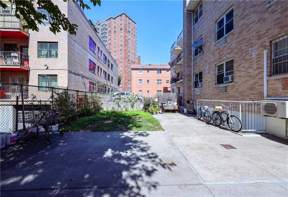 2546 Stillwell Avenue, Brooklyn, New York 11223, 2 Bedrooms Bedrooms, ,1 BathroomBathrooms,Residential,For Sale,Stillwell,487202