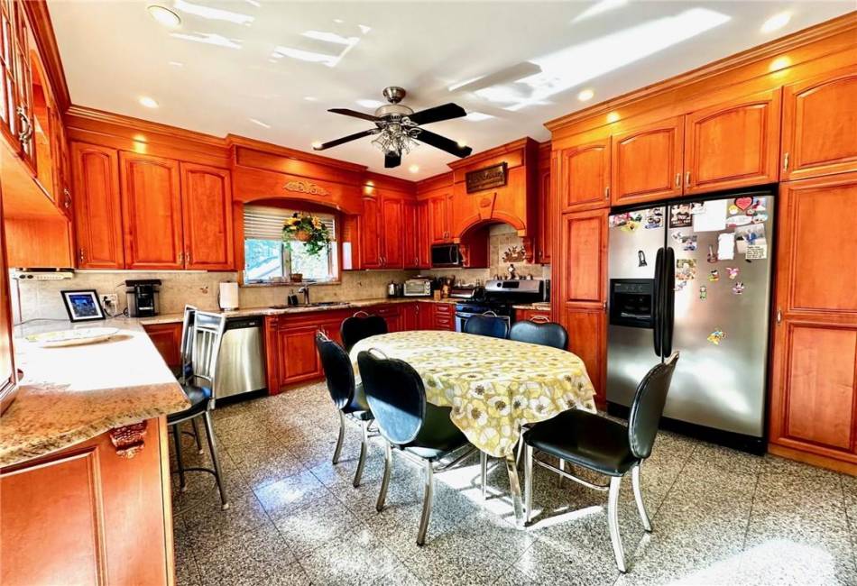 1634 84th Street, Brooklyn, New York 11214, 6 Bedrooms Bedrooms, ,5 BathroomsBathrooms,Residential,For Sale,84th,486930