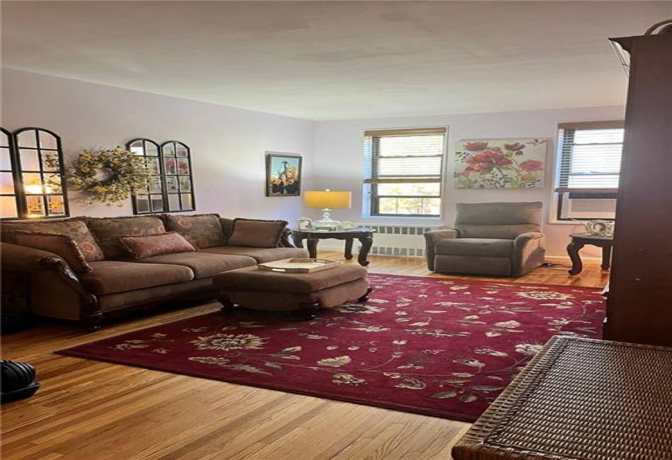 2229 Knapp Street, Brooklyn, New York 11229, 2 Bedrooms Bedrooms, ,1 BathroomBathrooms,Residential,For Sale,Knapp,487208