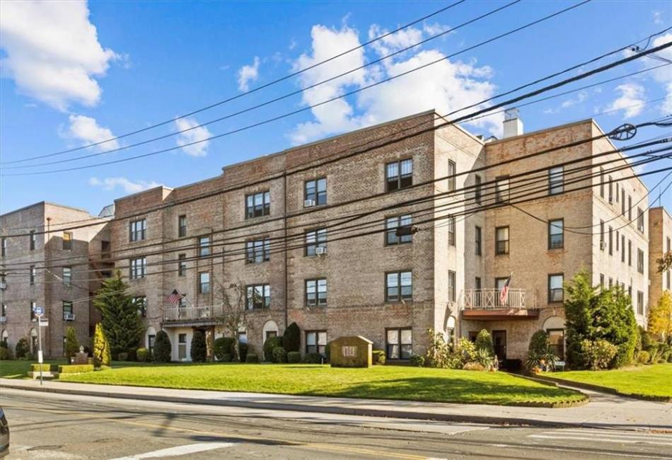 128-19 Newport Avenue, Rockaway Park, New York 11694, 1 Bedroom Bedrooms, ,1 BathroomBathrooms,Residential,For Sale,Newport,487213