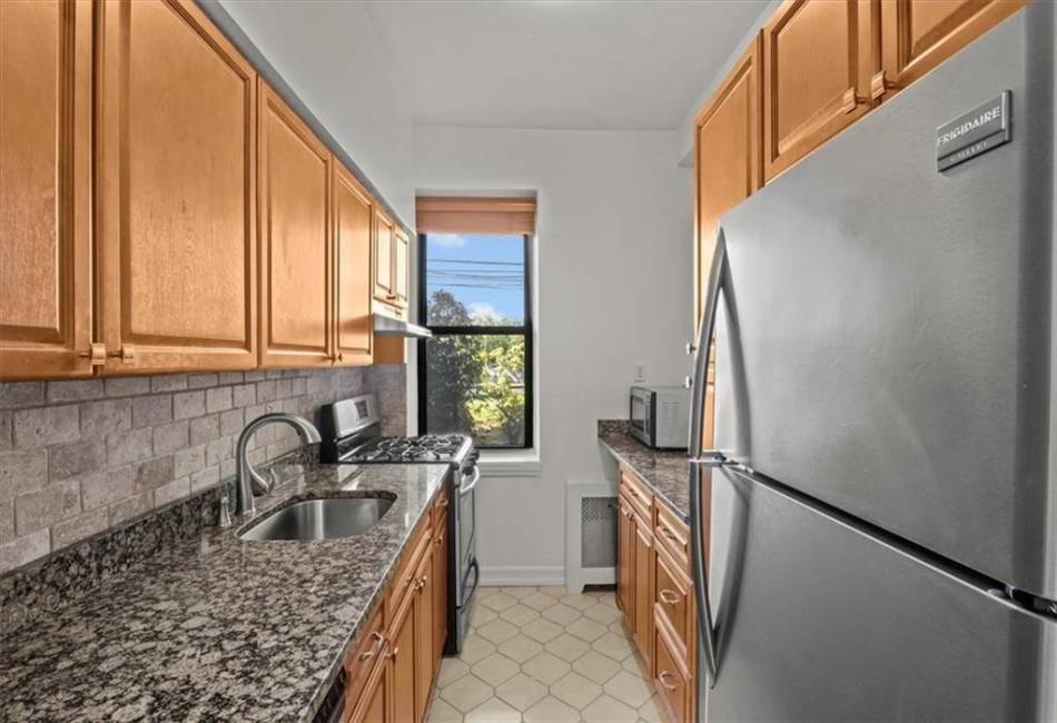 128-19 Newport Avenue, Rockaway Park, New York 11694, 1 Bedroom Bedrooms, ,1 BathroomBathrooms,Residential,For Sale,Newport,487213