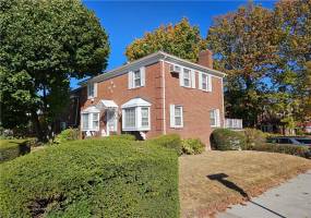 8019 Utopia Parkway, Jamaica Estates, New York 11432, 3 Bedrooms Bedrooms, ,3 BathroomsBathrooms,Residential,For Sale,Utopia,487215