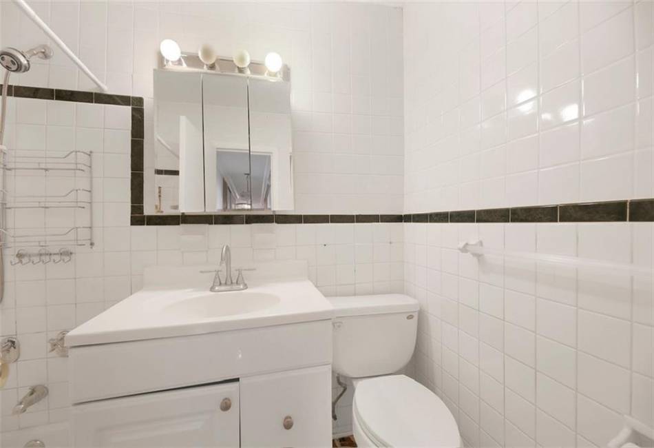 2483 16th Street, Brooklyn, New York 11214, 2 Bedrooms Bedrooms, ,1 BathroomBathrooms,Residential,For Sale,16th,487218