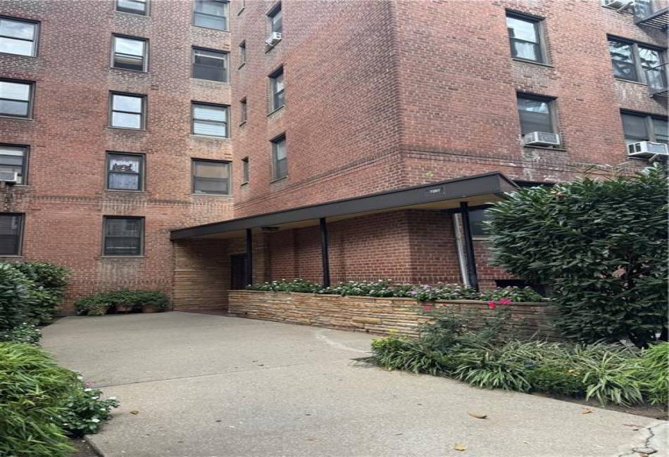 7261 Shore Road, Brooklyn, New York 11209, 1 Bedroom Bedrooms, ,1 BathroomBathrooms,Residential,For Sale,Shore,487234