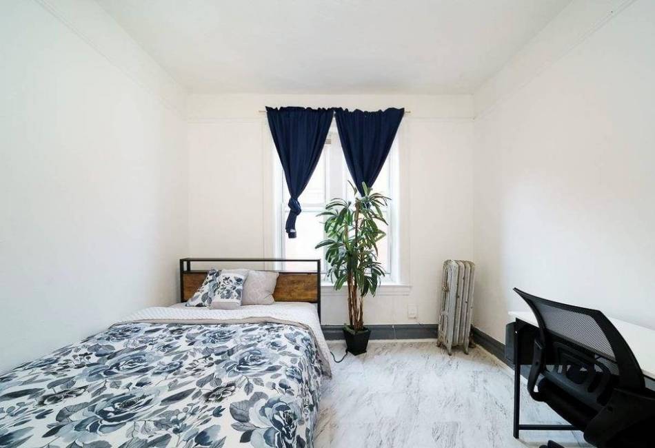 371 95th Street, Brooklyn, New York 11212, 11 Bedrooms Bedrooms, ,4 BathroomsBathrooms,Residential,For Sale,95th,487093