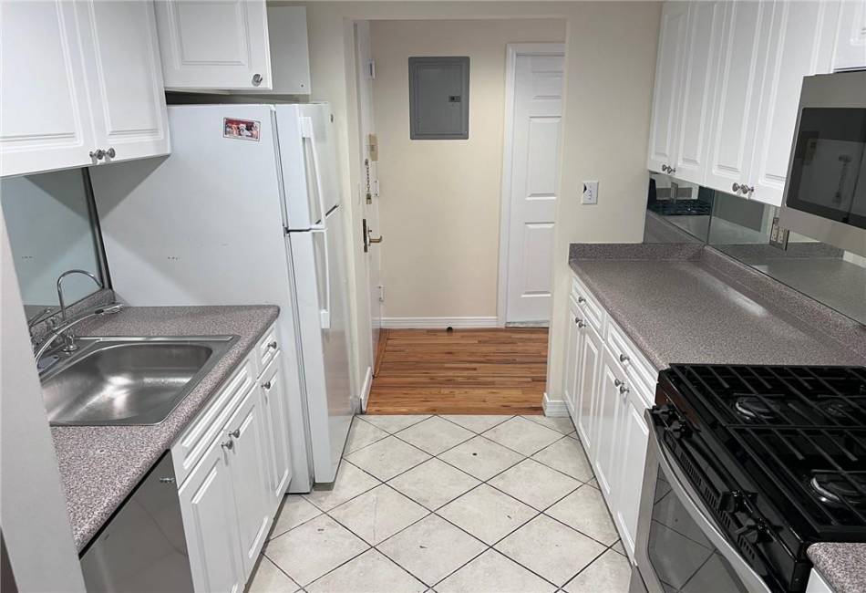 6902 Narrows Avenue, Brooklyn, New York 11209, 2 Bedrooms Bedrooms, ,2 BathroomsBathrooms,Residential,For Sale,Narrows,487252