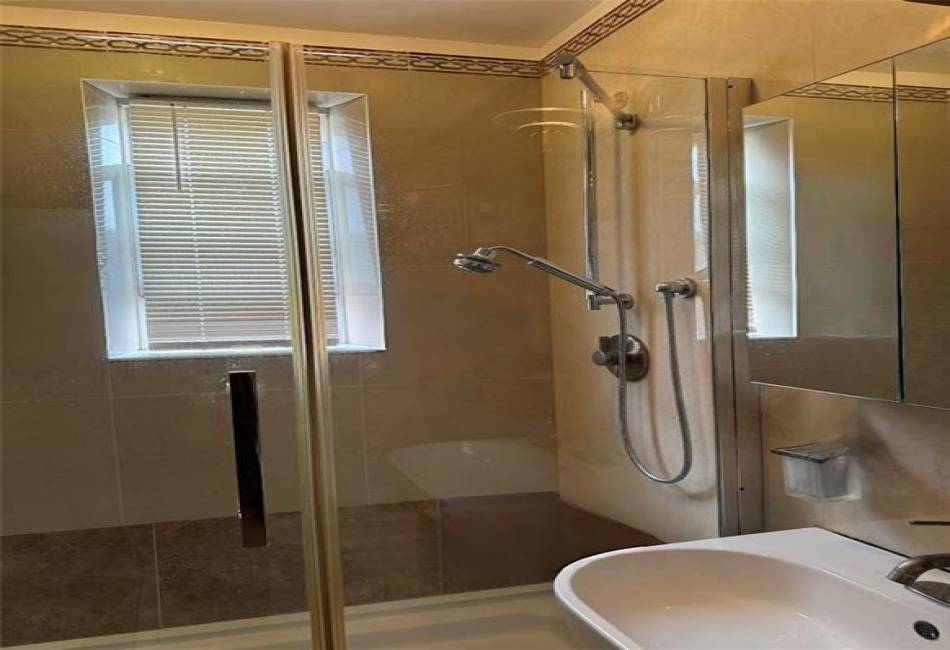 100 Avenue P, Brooklyn, New York 11204, 2 Bedrooms Bedrooms, ,1 BathroomBathrooms,Residential,For Sale,Avenue P,485053
