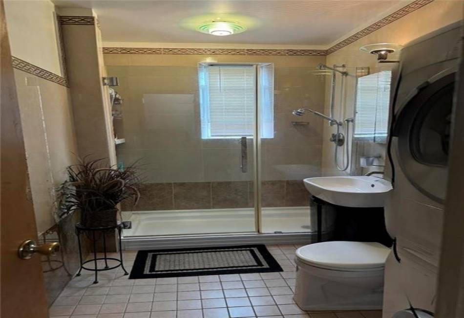 100 Avenue P, Brooklyn, New York 11204, 2 Bedrooms Bedrooms, ,1 BathroomBathrooms,Residential,For Sale,Avenue P,485053