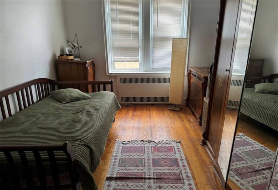 100 Avenue P, Brooklyn, New York 11204, 2 Bedrooms Bedrooms, ,1 BathroomBathrooms,Residential,For Sale,Avenue P,485053