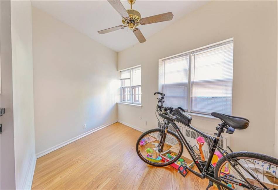 2979 Ocean Parkway, Brooklyn, New York 11235, 6 Bedrooms Bedrooms, ,3 BathroomsBathrooms,Residential,For Sale,Ocean,487147