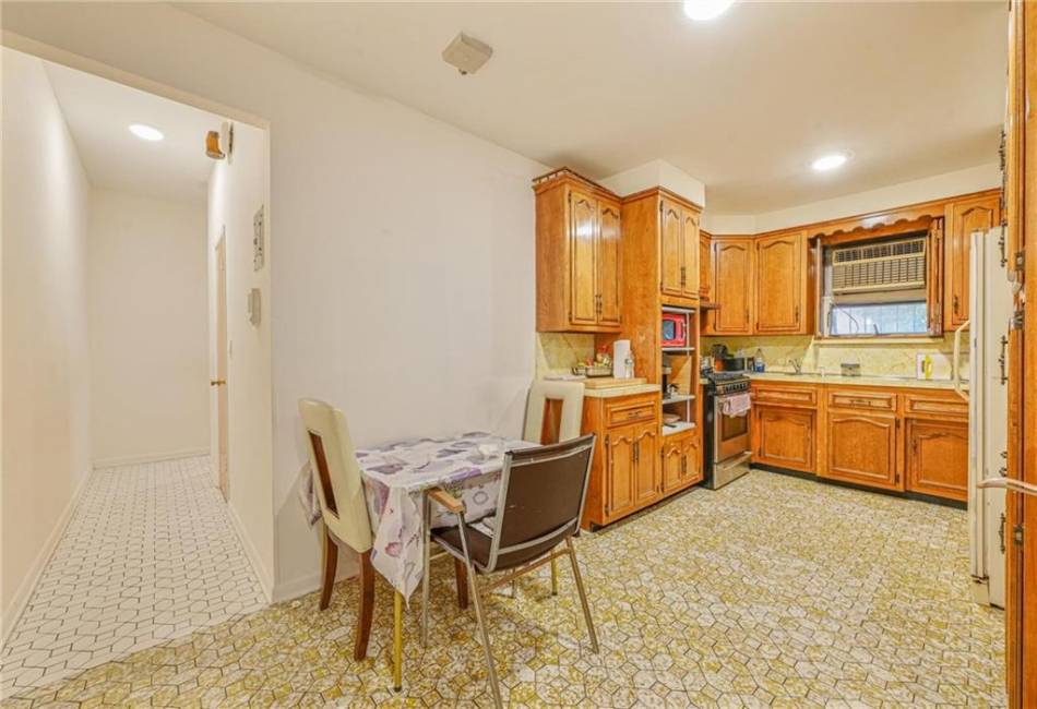 2979 Ocean Parkway, Brooklyn, New York 11235, 6 Bedrooms Bedrooms, ,3 BathroomsBathrooms,Residential,For Sale,Ocean,487147