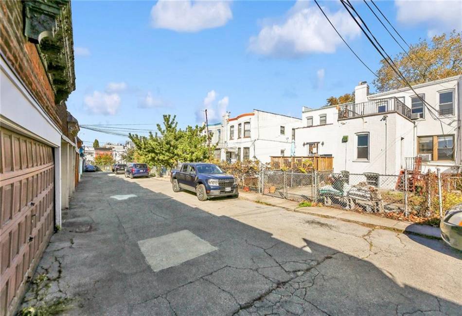 178 68th Street, Brooklyn, New York 11220, 4 Bedrooms Bedrooms, ,3 BathroomsBathrooms,Residential,For Sale,68th,487280