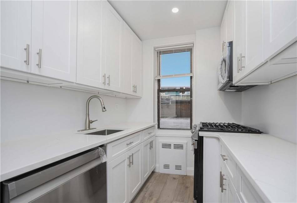 3101 Ocean Parkway, Brooklyn, New York 11235, 1 Bedroom Bedrooms, ,1 BathroomBathrooms,Residential,For Sale,Ocean,487285