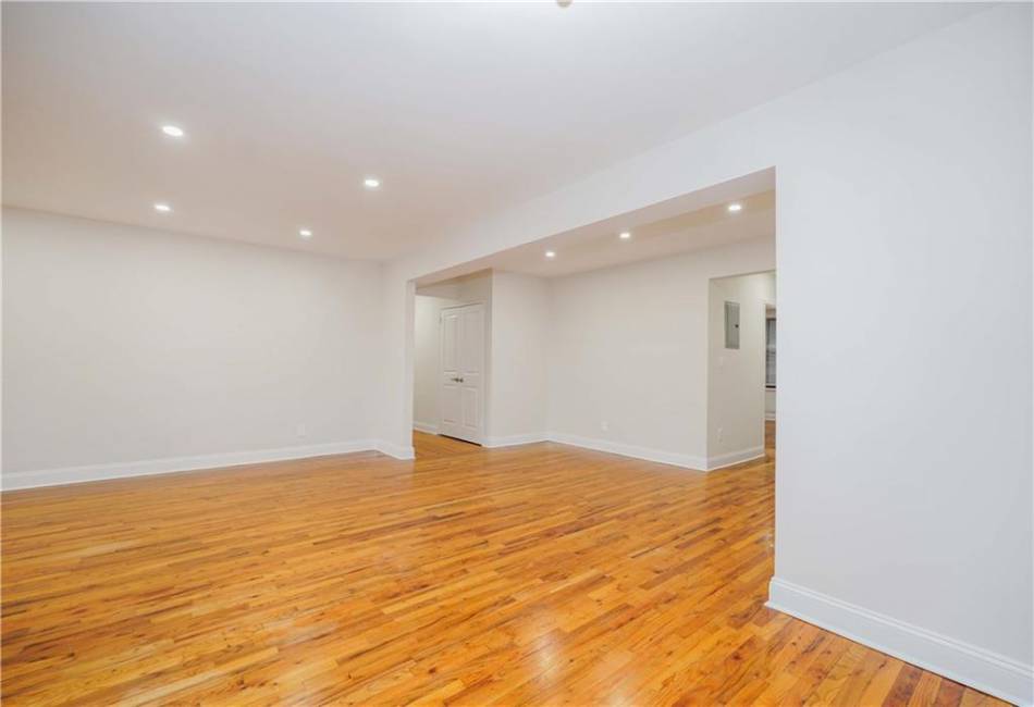 3101 Ocean Parkway, Brooklyn, New York 11235, 1 Bedroom Bedrooms, ,1 BathroomBathrooms,Residential,For Sale,Ocean,487285