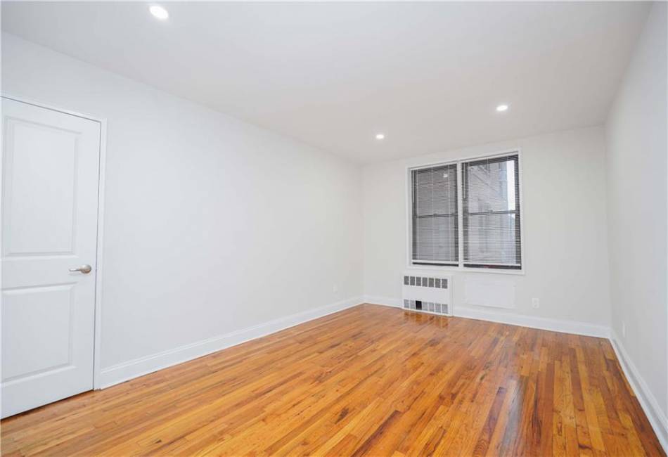 3101 Ocean Parkway, Brooklyn, New York 11235, 1 Bedroom Bedrooms, ,1 BathroomBathrooms,Residential,For Sale,Ocean,487285