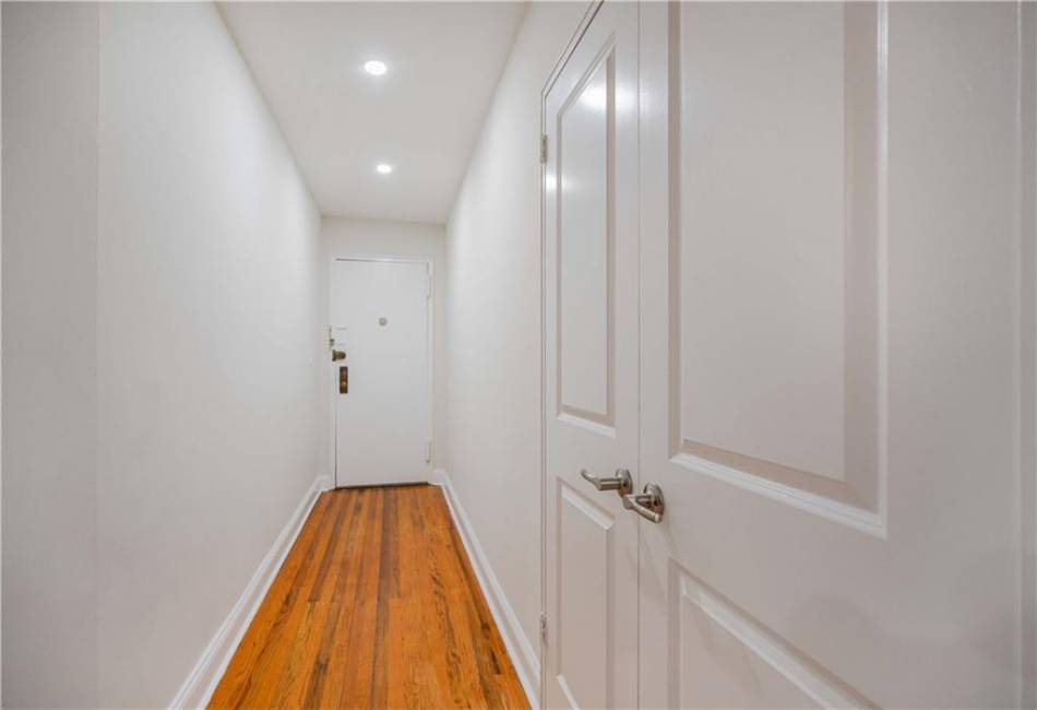 3101 Ocean Parkway, Brooklyn, New York 11235, 1 Bedroom Bedrooms, ,1 BathroomBathrooms,Residential,For Sale,Ocean,487285