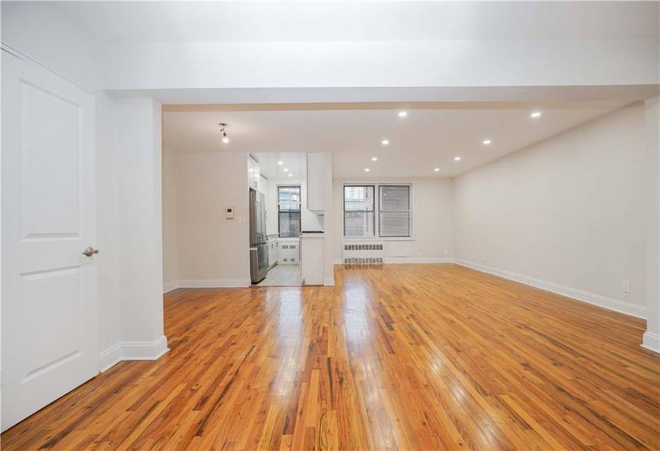 3101 Ocean Parkway, Brooklyn, New York 11235, 1 Bedroom Bedrooms, ,1 BathroomBathrooms,Residential,For Sale,Ocean,487285