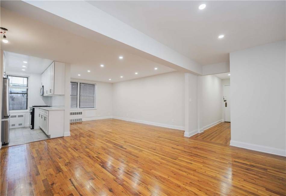 3101 Ocean Parkway, Brooklyn, New York 11235, 1 Bedroom Bedrooms, ,1 BathroomBathrooms,Residential,For Sale,Ocean,487285