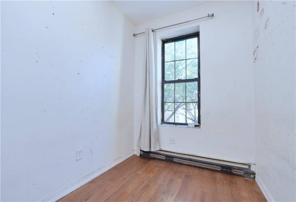 587 Van Siclen Avenue, Brooklyn, New York 11207, 5 Bedrooms Bedrooms, ,4 BathroomsBathrooms,Residential,For Sale,Van Siclen,477542