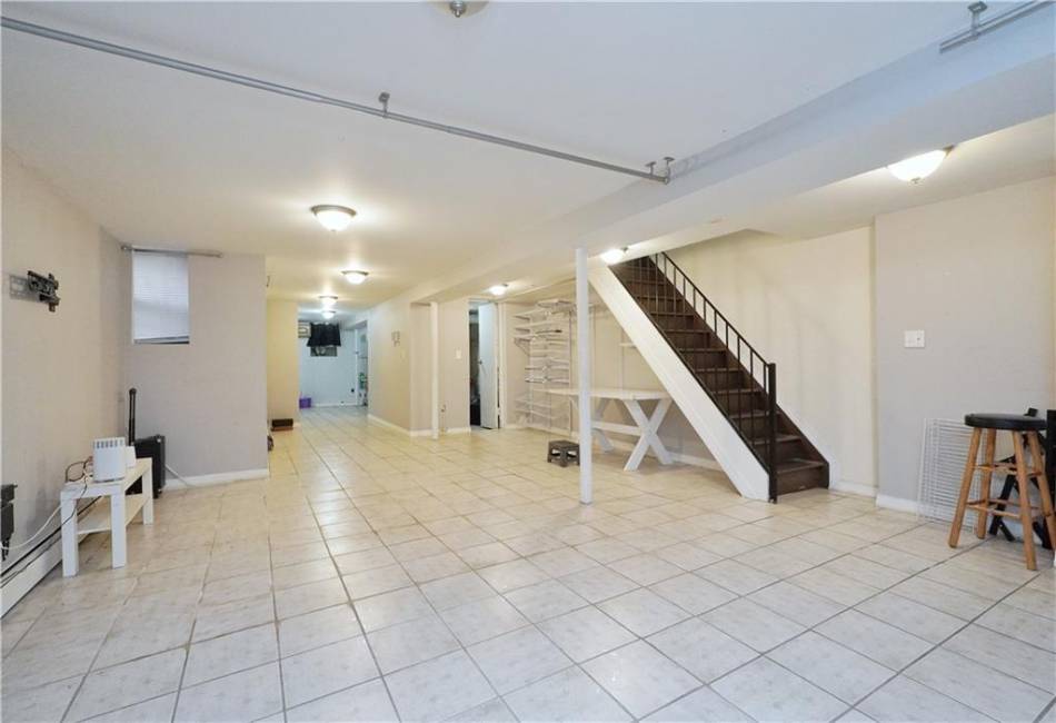 587 Van Siclen Avenue, Brooklyn, New York 11207, 5 Bedrooms Bedrooms, ,4 BathroomsBathrooms,Residential,For Sale,Van Siclen,477542