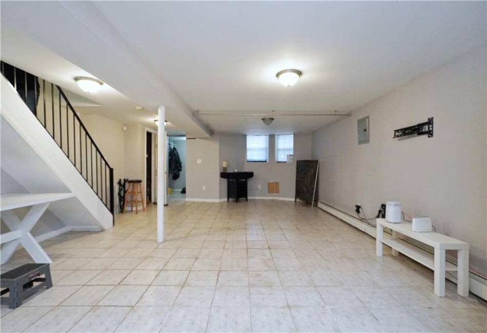 587 Van Siclen Avenue, Brooklyn, New York 11207, 5 Bedrooms Bedrooms, ,4 BathroomsBathrooms,Residential,For Sale,Van Siclen,477542