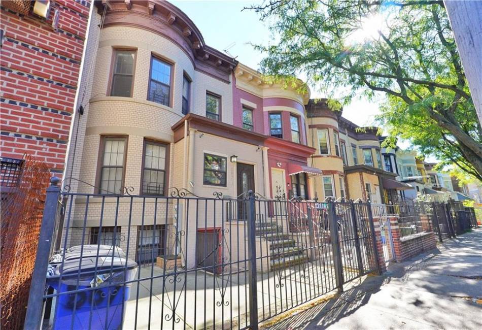 587 Van Siclen Avenue, Brooklyn, New York 11207, 5 Bedrooms Bedrooms, ,4 BathroomsBathrooms,Residential,For Sale,Van Siclen,477542