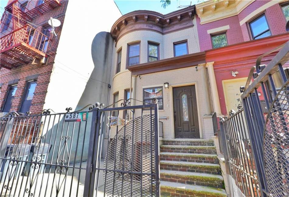 587 Van Siclen Avenue, Brooklyn, New York 11207, 5 Bedrooms Bedrooms, ,4 BathroomsBathrooms,Residential,For Sale,Van Siclen,477542