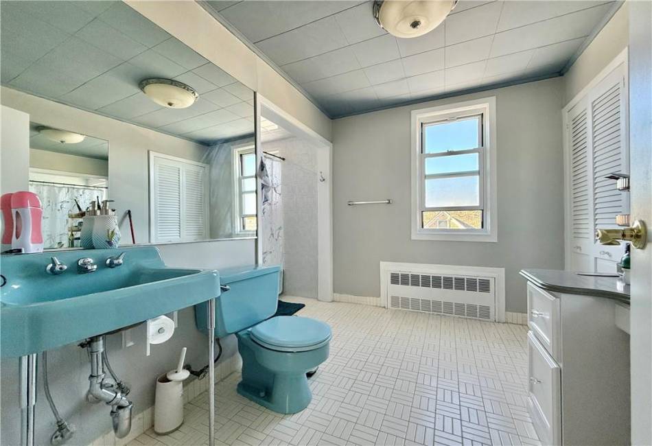 1366 74th Street, Brooklyn, New York 11228, 5 Bedrooms Bedrooms, ,4 BathroomsBathrooms,Residential,For Sale,74th,487263