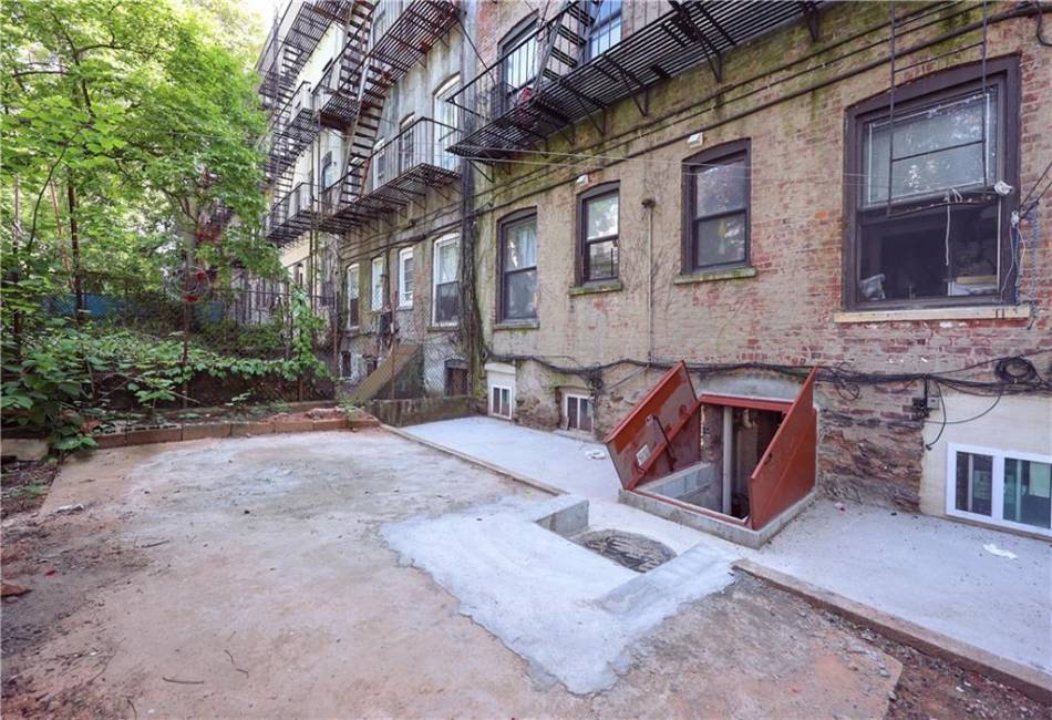 543 49th Street, Brooklyn, New York 11220, 16 Bedrooms Bedrooms, ,8 BathroomsBathrooms,Residential,For Sale,49th,487292