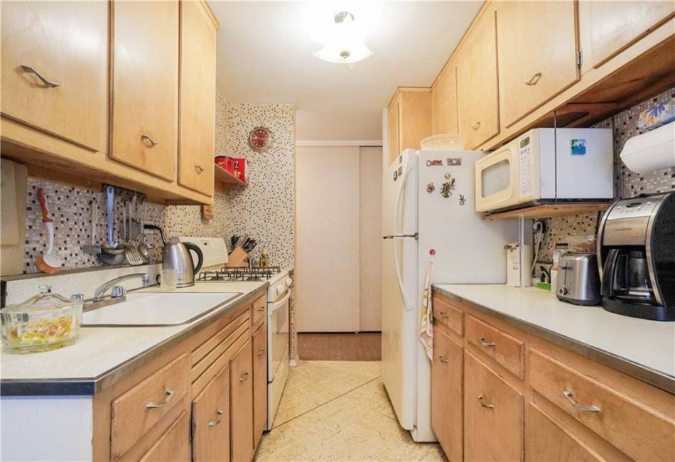 2483 West 16th Street, Brooklyn, New York 11214, 1 Bedroom Bedrooms, ,1 BathroomBathrooms,Residential,For Sale,West 16th,487295