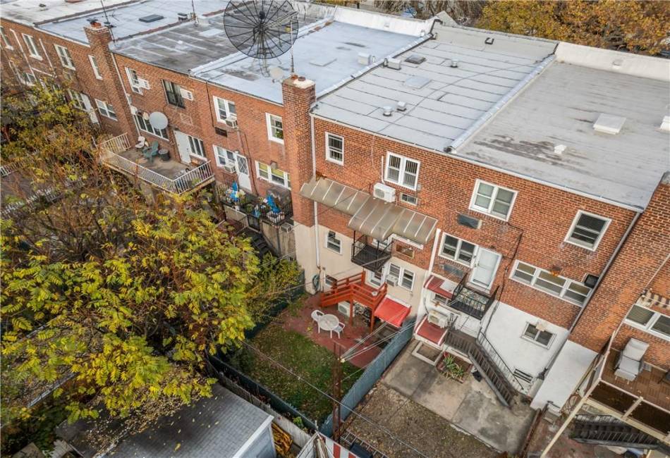 2738 Brown Street, Brooklyn, New York 11235, 5 Bedrooms Bedrooms, ,4 BathroomsBathrooms,Residential,For Sale,Brown,487307