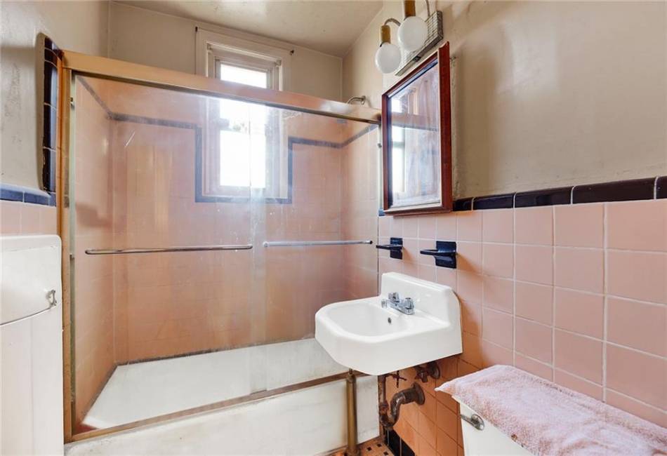 2011 Pearson Street, Brooklyn, New York 11234, 2 Bedrooms Bedrooms, ,1 BathroomBathrooms,Residential,For Sale,Pearson,487308