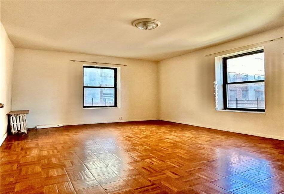 57 Avenue O, Brooklyn, New York 11204, 2 Bedrooms Bedrooms, ,1 BathroomBathrooms,Residential,For Sale,Avenue O,487076