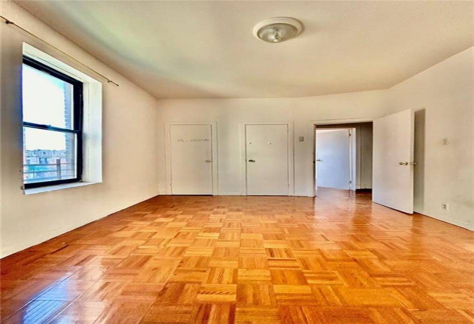 57 Avenue O, Brooklyn, New York 11204, 2 Bedrooms Bedrooms, ,1 BathroomBathrooms,Residential,For Sale,Avenue O,487076