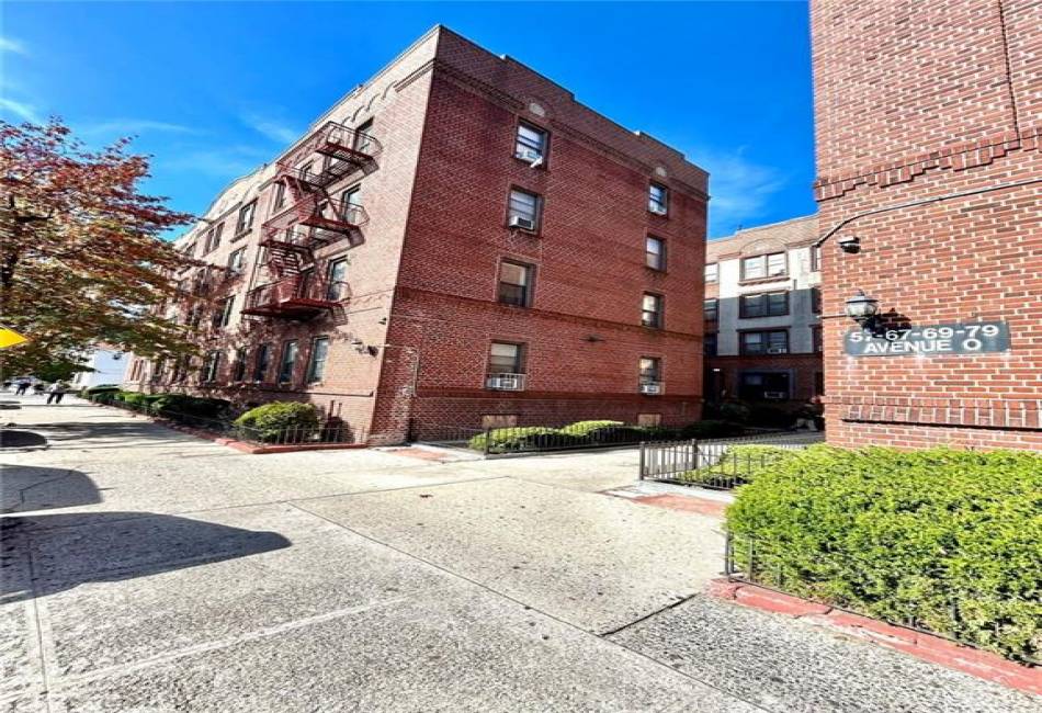 57 Avenue O, Brooklyn, New York 11204, 2 Bedrooms Bedrooms, ,1 BathroomBathrooms,Residential,For Sale,Avenue O,487076