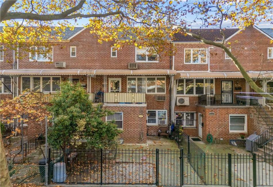 2636 Brown Street, Brooklyn, New York 11235, 5 Bedrooms Bedrooms, ,2 BathroomsBathrooms,Residential,For Sale,Brown,487330