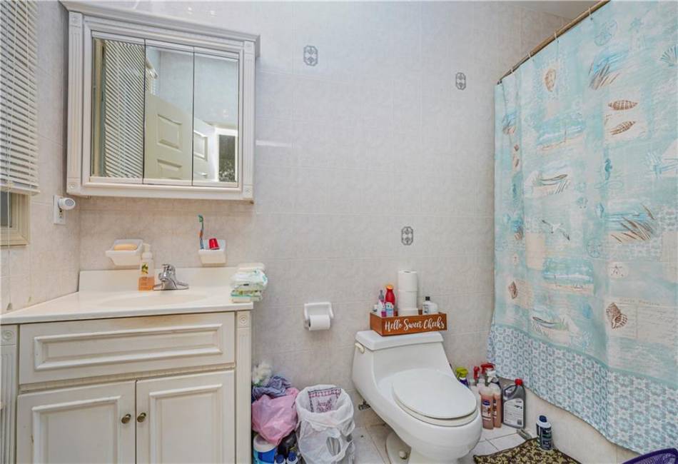 174 Wood Avenue, Staten Island, New York 10307, ,4 BathroomsBathrooms,Residential,For Sale,Wood,487333