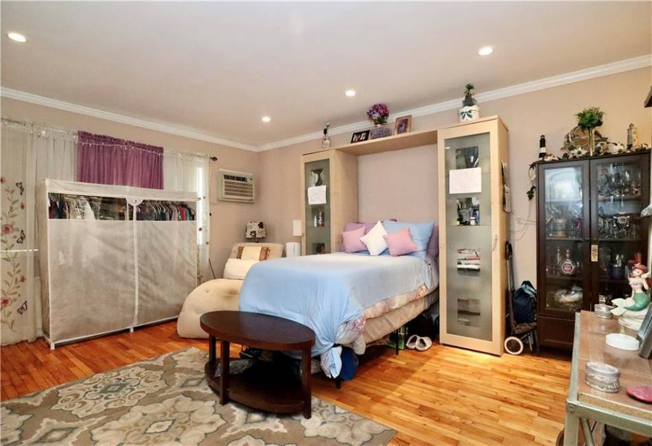 377 Bay 8th Street, Brooklyn, New York 11228, 1 Bedroom Bedrooms, ,1 BathroomBathrooms,Residential,For Sale,Bay 8th,475172