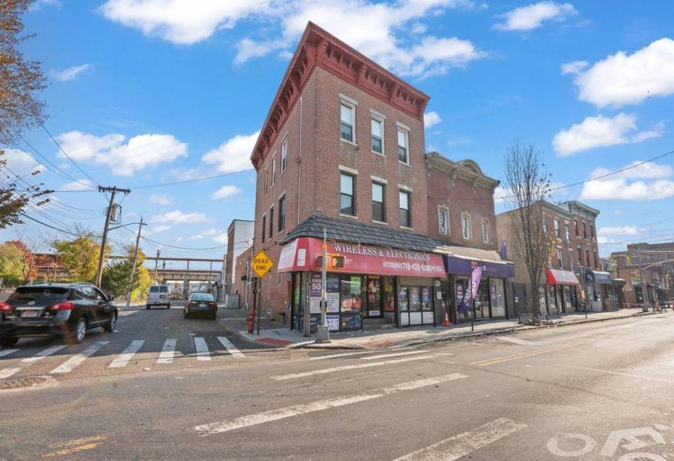 585 Bay Street, Staten Island, New York 10304, ,Mixed Use,For Sale,Bay,487336