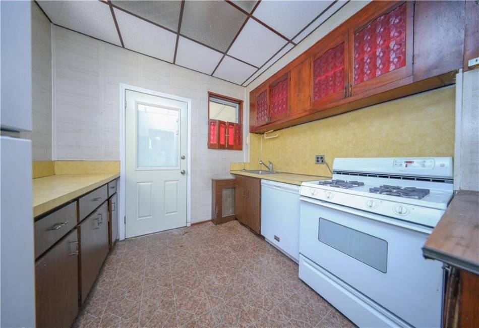 1624 73rd Street, Brooklyn, New York 11204, 2 Bedrooms Bedrooms, ,2 BathroomsBathrooms,Residential,For Sale,73rd,487325