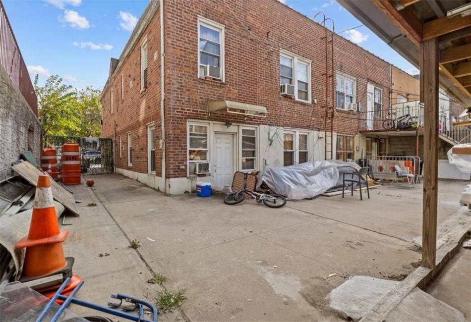 2920 Brighton 12th Street, Brooklyn, New York 11235, 7 Bedrooms Bedrooms, ,Residential,For Sale,Brighton 12th,487374