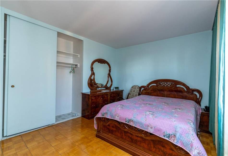 2915 5th Street, Brooklyn, New York 11224, 1 Bedroom Bedrooms, ,1 BathroomBathrooms,Residential,For Sale,5th,487396