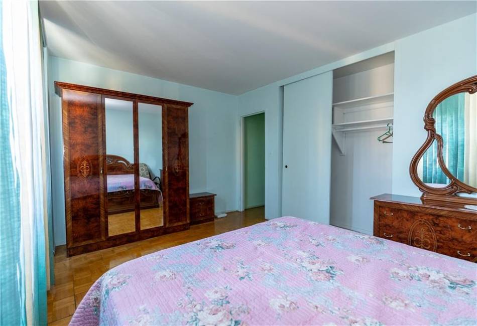 2915 5th Street, Brooklyn, New York 11224, 1 Bedroom Bedrooms, ,1 BathroomBathrooms,Residential,For Sale,5th,487396