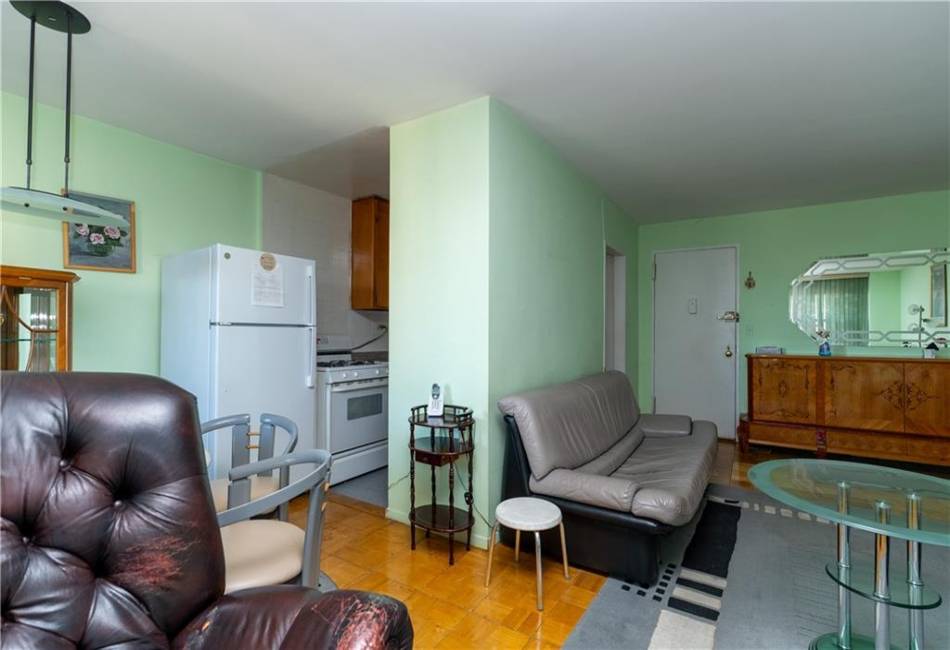 2915 5th Street, Brooklyn, New York 11224, 1 Bedroom Bedrooms, ,1 BathroomBathrooms,Residential,For Sale,5th,487396