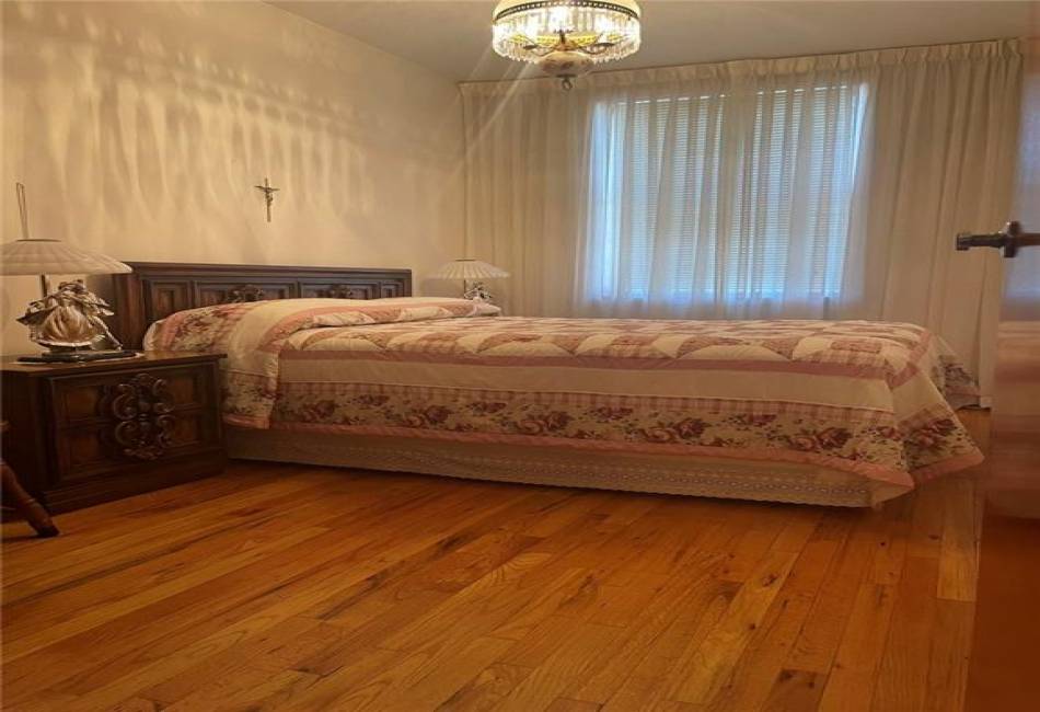 46 Bay 8th Street, Brooklyn, New York 11228, 5 Bedrooms Bedrooms, ,2 BathroomsBathrooms,Residential,For Sale,Bay 8th,487409